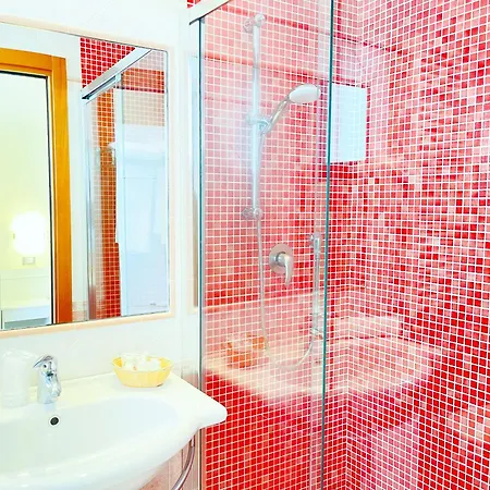 Bolognese Отель 3*